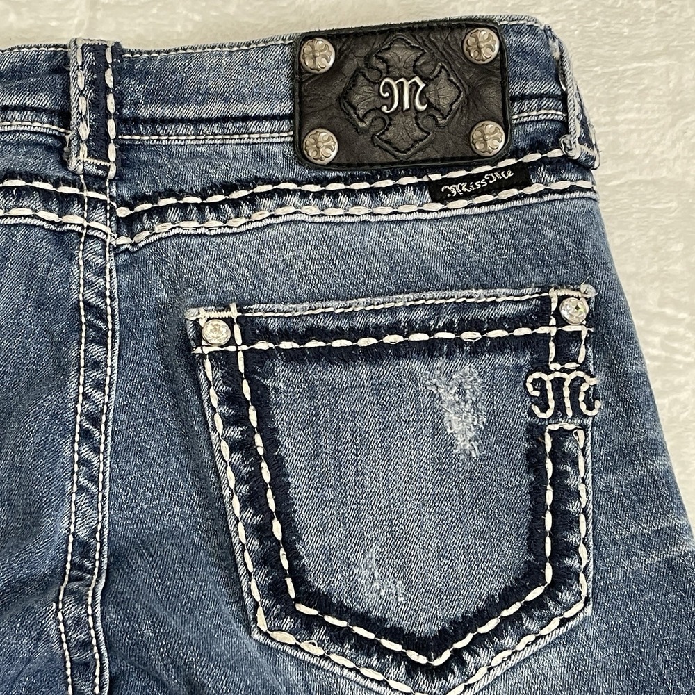 Miss Me Womens Size 26  Distressed Mid Rise Boyfriend Capri Denim Jeans